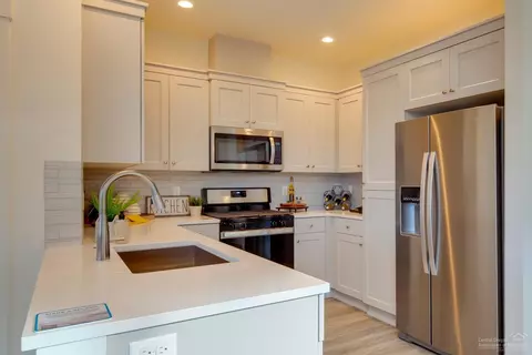 2586 NE Purcell Blvd, Bend, OR 97701 photo 5