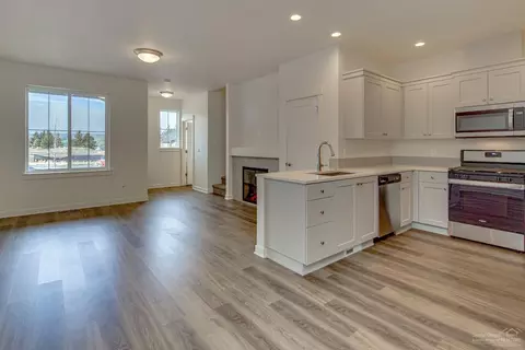 2586 NE Purcell Blvd, Bend, OR 97701 photo 16