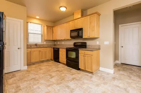 20544 Avro Pl, Bend, OR 97701 photo 9