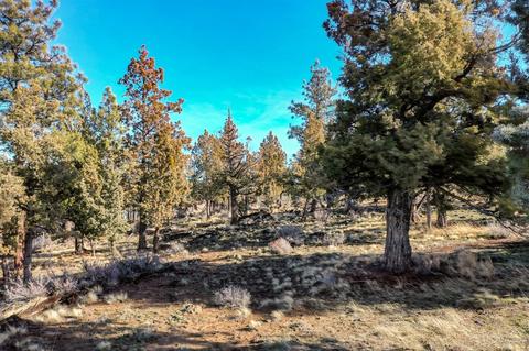 2052 NW Perspective Dr, Bend, OR 97703 photo 7