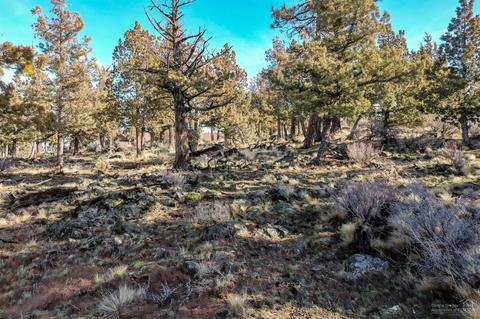 2052 NW Perspective Dr, Bend, OR 97703 photo 9