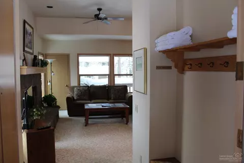 57365 Beaver Ridge Loop, Sunriver, OR 97707 photo 3