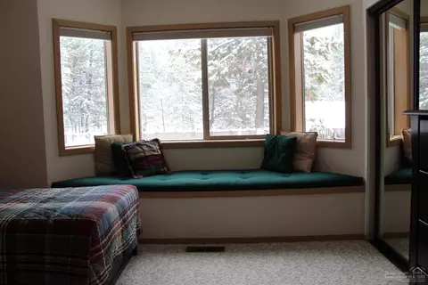 57365 Beaver Ridge Loop, Sunriver, OR 97707 photo 12