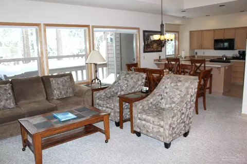 57365 Beaver Ridge Loop, Sunriver, OR 97707 photo 4