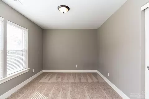 1076 SE Leonel Ln, Bend, OR 97702 photo 13