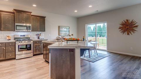 20514 SE Cameron Ave, Bend, OR 97702 photo 3