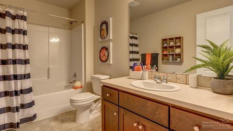 20514 SE Cameron Ave, Bend, OR 97702 photo 5