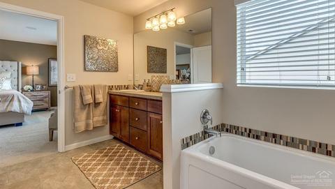 20514 SE Cameron Ave, Bend, OR 97702 photo 7
