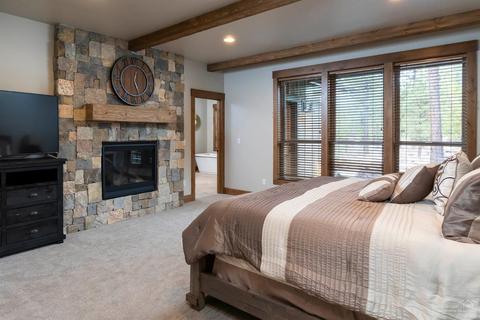 56316 Fireglass Loop, Bend, OR 97707 photo 3