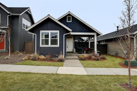 647 NE Vail Ln, Bend, OR 97701 photo 1