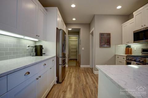 647 NE Vail Ln, Bend, OR 97701 photo 8