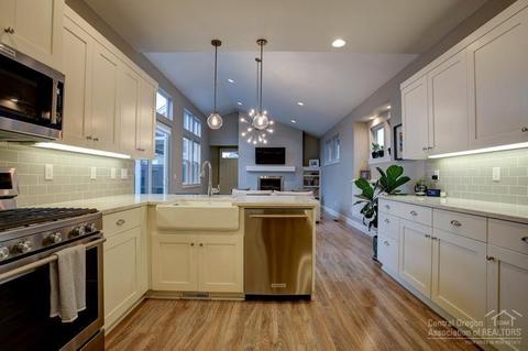 647 NE Vail Ln, Bend, OR 97701 photo 9