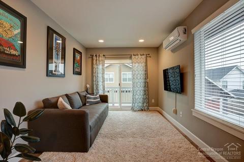 647 NE Vail Ln, Bend, OR 97701 photo 16