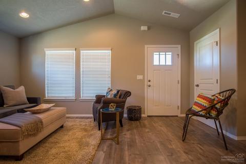 838 N Trinity Way, Sisters, OR 97759 photo 7