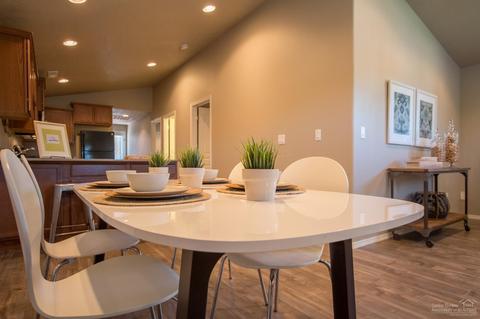 838 N Trinity Way, Sisters, OR 97759 photo 4