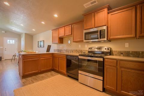 838 N Trinity Way, Sisters, OR 97759 photo 6