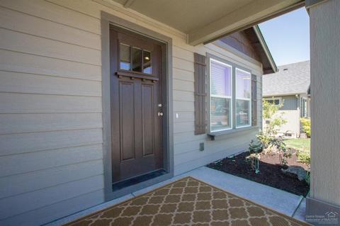 838 N Trinity Way, Sisters, OR 97759 photo 2