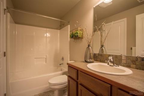 838 N Trinity Way, Sisters, OR 97759 photo 13