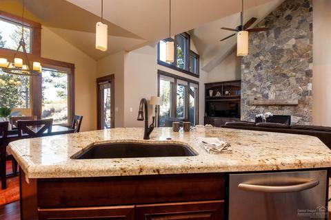56439 Trailmere Cir, Bend, OR 97707 photo 7