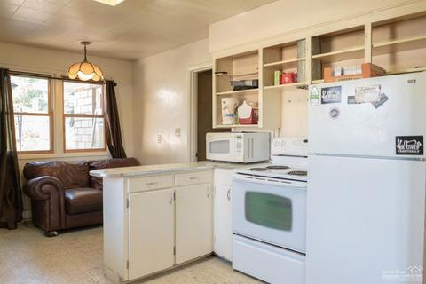 910 NE 8th St, Bend, OR 97701 photo 3