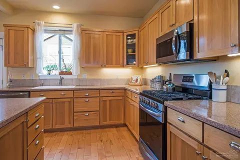 2918 NE Marea Dr, Bend, OR 97701 photo 4
