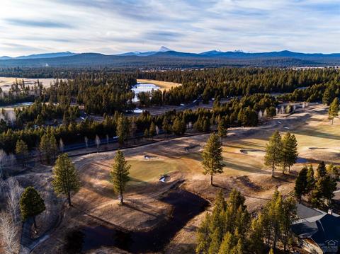 56709 Glowstone Loop, Bend, OR 97707 photo 4
