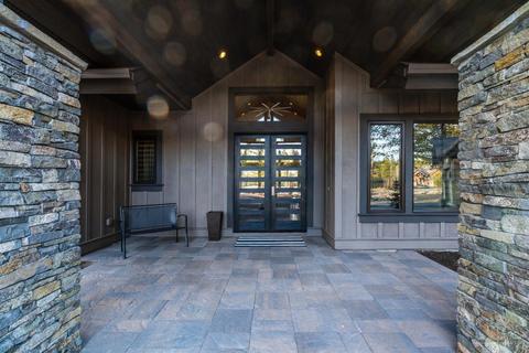56709 Glowstone Loop, Bend, OR 97707 photo 5