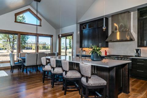 56709 Glowstone Loop, Bend, OR 97707 photo 11