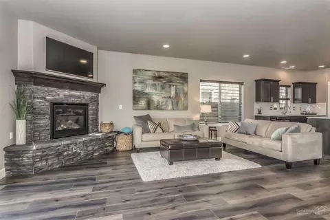 62878 NE Nolan St, Bend, OR 97701 photo 2