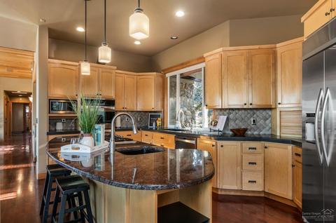 3211 NW Starview Dr, Bend, OR 97703 photo 8