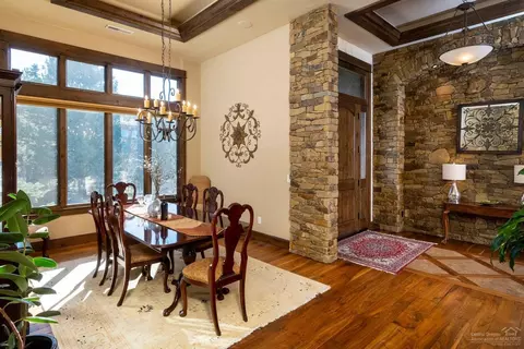 2652 NW Sample Ct, Bend, OR 97703 photo 3