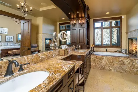2652 NW Sample Ct, Bend, OR 97703 photo 11
