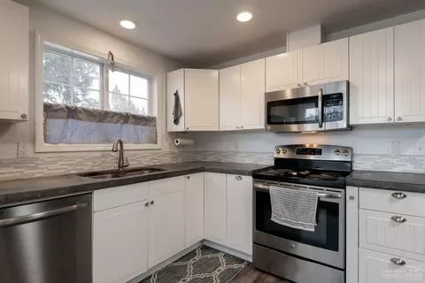 2567 NE Ocker Dr, Bend, OR 97701 photo 6