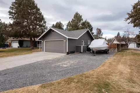 2567 NE Ocker Dr, Bend, OR 97701 photo 2