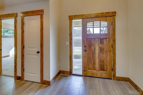 2533 NE Ocker Dr, Bend, OR 97701 photo 3