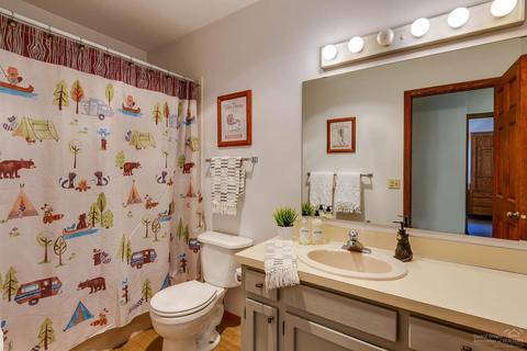 17699 Rogue Ln, Sunriver, OR 97707 photo 10