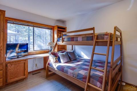 17699 Rogue Ln, Sunriver, OR 97707 photo 12