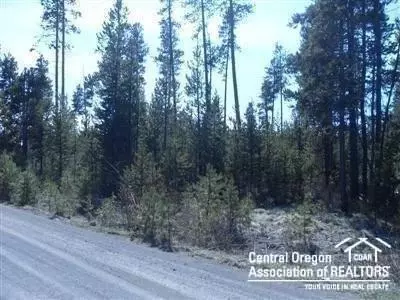 51245 Parker Rd, La Pine, OR 97739 photo 2