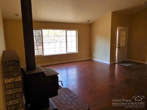 55374 Gross Dr, Bend, OR 97707 photo 8
