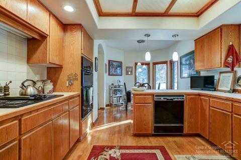 60898 Willow Creek Loop, Bend, OR 97702 photo 9
