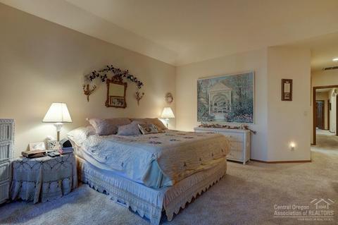 60898 Willow Creek Loop, Bend, OR 97702 photo 14