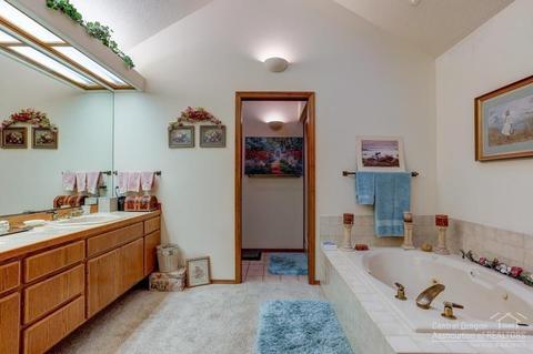 60898 Willow Creek Loop, Bend, OR 97702 photo 15