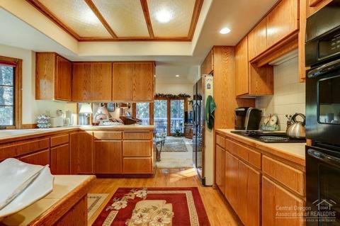 60898 Willow Creek Loop, Bend, OR 97702 photo 7