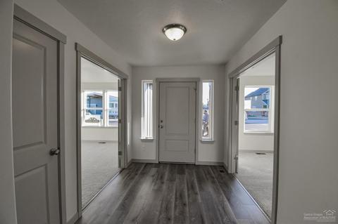 20778 Beaumont Dr, Bend, OR 97701 photo 3