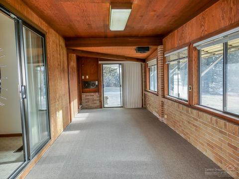 61575 E Lake Dr, Bend, OR 97702 photo 4