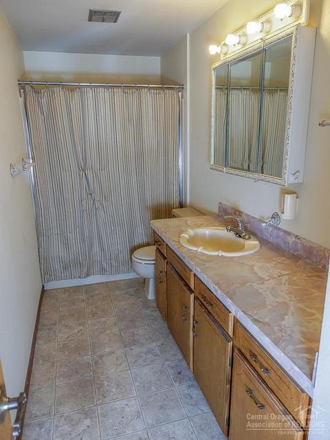 61575 E Lake Dr, Bend, OR 97702 photo 9