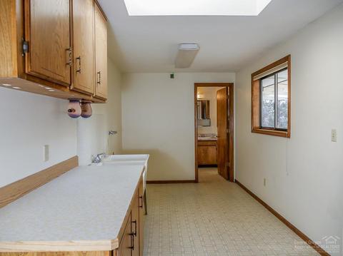 61575 E Lake Dr, Bend, OR 97702 photo 5