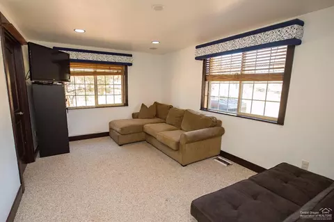 65305 76th St, Bend, OR 97703 photo 8