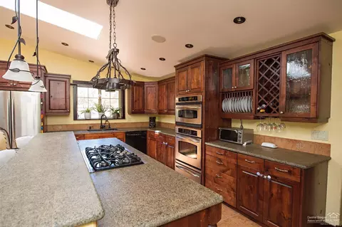 65305 76th St, Bend, OR 97703 photo 6