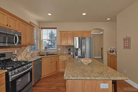 61363 Fairfield Dr, Bend, OR 97702 photo 3